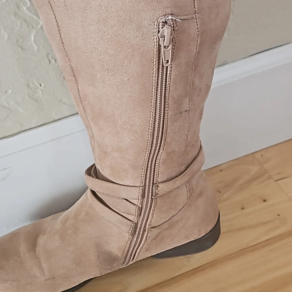 N/A flat beige